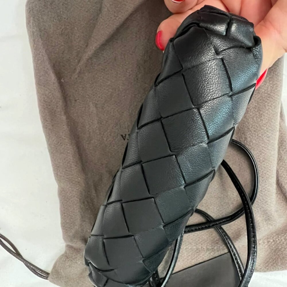 Bottega Veneta Black Intrecciato Crossbody Pouch - Picture 6 of 10